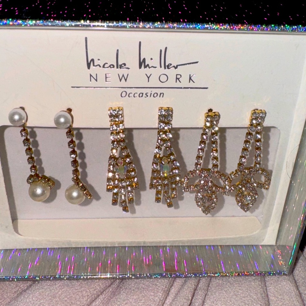 New Nicole Miller New York, elegant special occasion earring set.